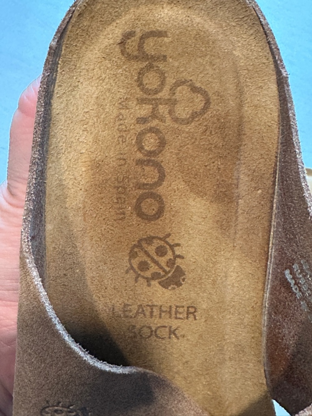 Yokono Women's Brown Suede Crisscross Slide Sandals - Picture 8 of 8
